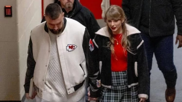 Taylor Swift and Travis Kelce Hand to Hand after game | Celebrity Sekai