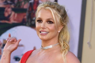 Britney Spears struggle in Crossroad | Celebrity Sekai