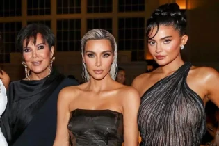 Kim and Kylie Celebrate Momager Kris Jenner's 68th Birthday with Heartfelt Messages | Celebrity Sekai